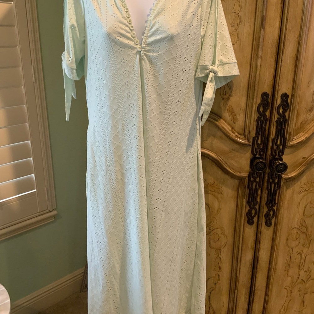 Light Green Eyelet Maxi Lounge Dress Size Small